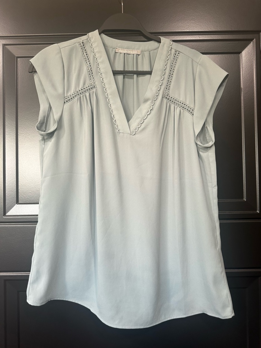 Light Green Sleeveless V-Neck Top with Lace Trim